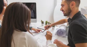 Cuisiniste team travaille